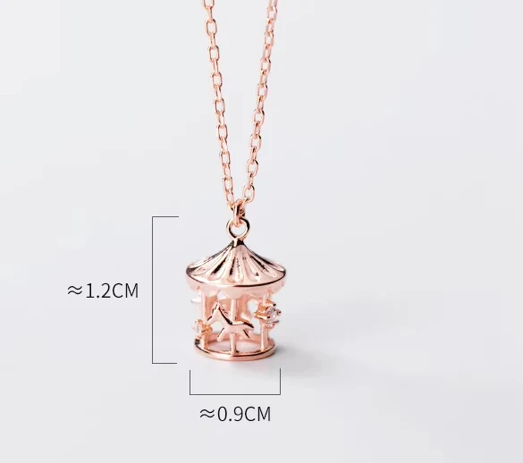 Title 1, Uroczy srebrny naszyjnik z karuzelą i diamentam...