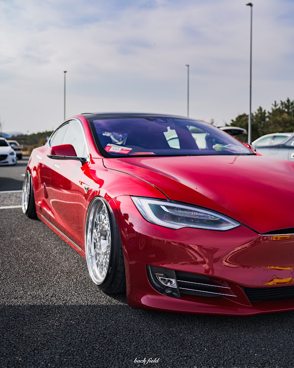 Back feild(YouTube)hideさんが投稿したback feild・スタンスネーション山口・スタンスネーション・stancenation・テスラモデル3に関するカスタム事例の投稿画像2枚目