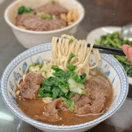 牛老二牛肉麵館(興中本店)