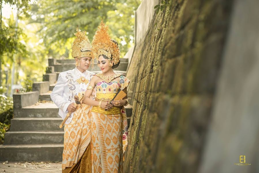 Fotógrafo de casamento Dewa Gde Adnyana Putra Dewa Portraitbali (dewagdeadnyanapu). Foto de 28 de maio 2020