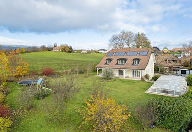 Maison avec piscine et jardin 13