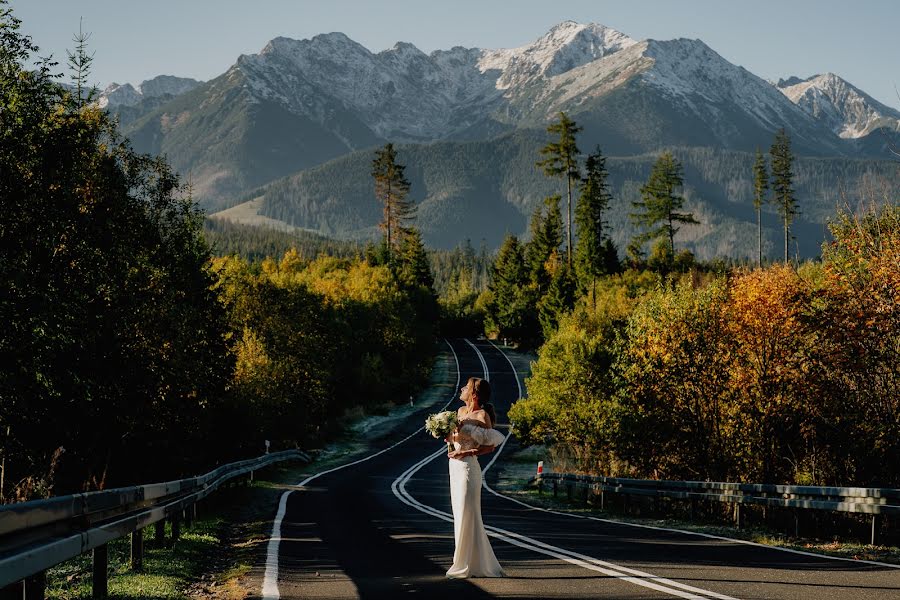 Fotografo di matrimoni Paweł Mucha (zakatekwspomnien). Foto del 18 ottobre 2023