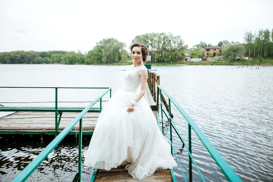 Fotógrafo de casamento Olga Kuksa (kuksa). Foto de 6 de julho 2017