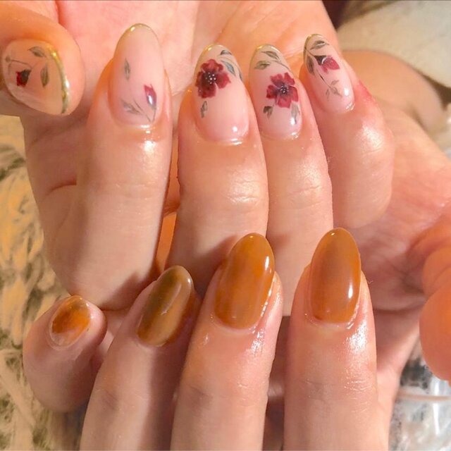 秋ネイル 涼しくなってきたこの時期に 指先も秋カラーに衣替え 秋のおすすめデザイン特集 Trill トリル