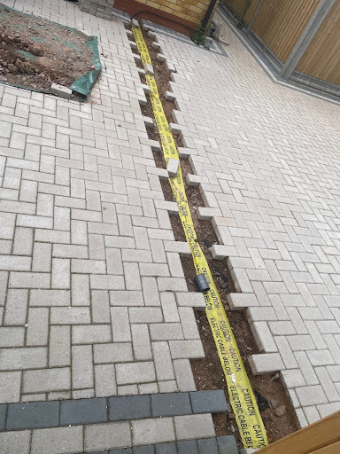 Outdoor power cable in ready for use