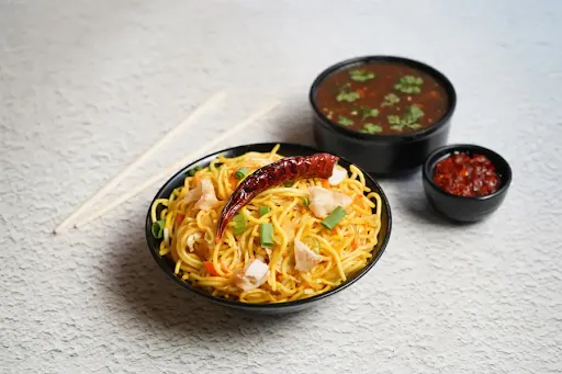 Chicken Singapuri Noodles With Gravy