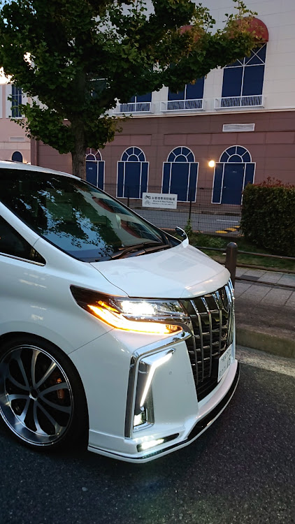 アルファードの#コンプリートカー・#エムズスピード・今日も一日お疲れ様でした。・仕事終わりにパシャリ・アウトレットリニューアルに関するカスタム事例の投稿画像2枚目