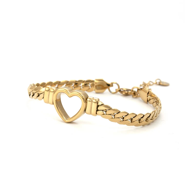 Mode eenvoudige holle hart titanium stalen armband, elegant en minimalistisch ontwerp voor dames, perfect voor dagelijks gebruik en cadeau.