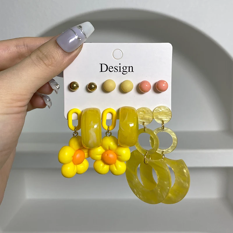 Dames acryl oorbellen set, lichtgewicht en veelzijdig. Perfect voor elke gelegenheid. Ontdek de perfecte accessoire voor je dagelijkse look!