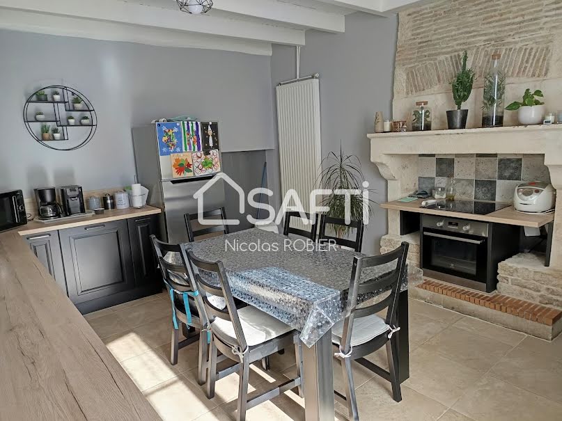 Vente maison 6 pièces 185 m² à Cherveux (79410), 339 900 €