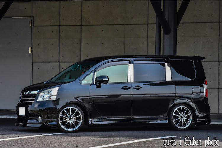 ノアのコロナが早く終息しますように・某所にてカメ活練習・NOAH ZRR 70G・1度はPick upされたいな♪に関するカスタム事例の投稿画像2枚目