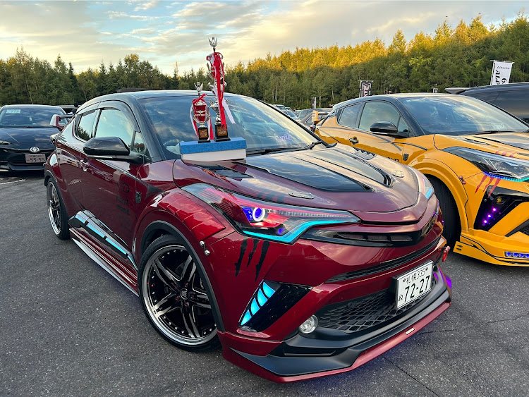 C-HRのマジックスクエア杯・トロフィー獲得・師匠と弟子・札幌・センシュアルレッドマイカに関するカスタム事例の投稿画像2枚目