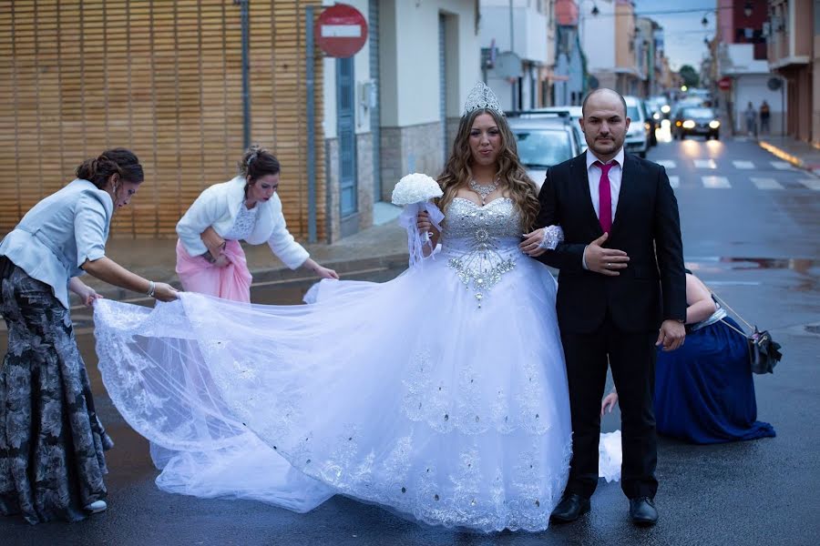 Hääkuvaaja Israel Moya (israelmoya). Kuva otettu 13. toukokuuta 2019