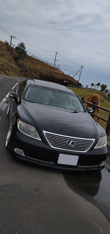 LSのホイール交換・DIY・USレクサス・ドライブに関するカスタム事例の投稿画像1枚目