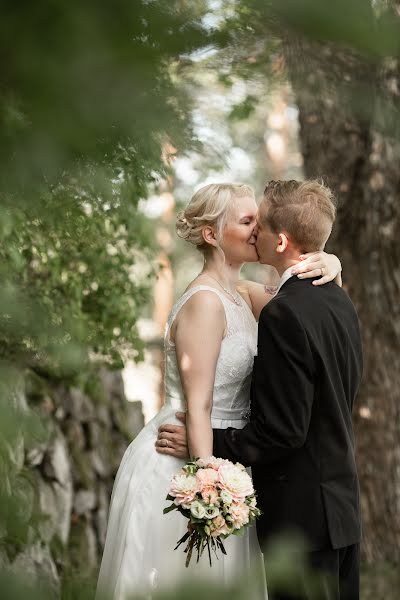 Fotografo di matrimoni Sonja Siikanen (sonjasphoto). Foto del 3 ottobre 2019