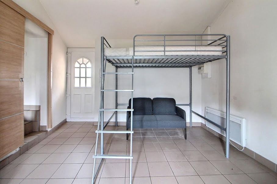 Location meublée appartement 1 pièce 23 m² à Roanne (42300), 318 €