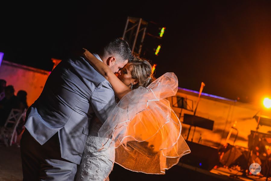 Wedding photographer Alvaro Bustamante (alvarobustamante). Photo of 20 October 2018