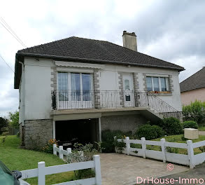 maison à La Chapelle-au-Riboul (53)