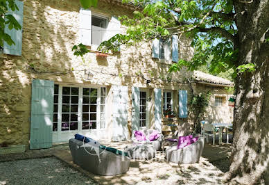 Maison avec piscine et terrasse 5