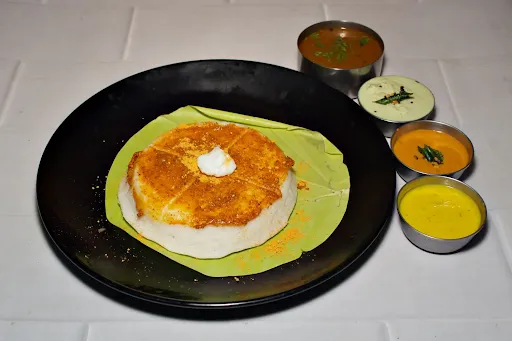 Ghee Masala Thatte Idli