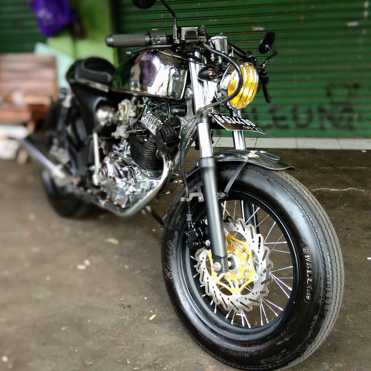 Poren Classic Custom Bengkel Sepeda Motor