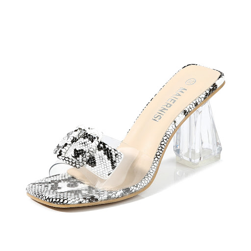 Title 2, Versatile and fashionable large sandals Ideal f...