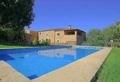 Villa avec piscine et terrasse 2