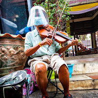 Violinista di strada ai tempi del Covid-19 di 