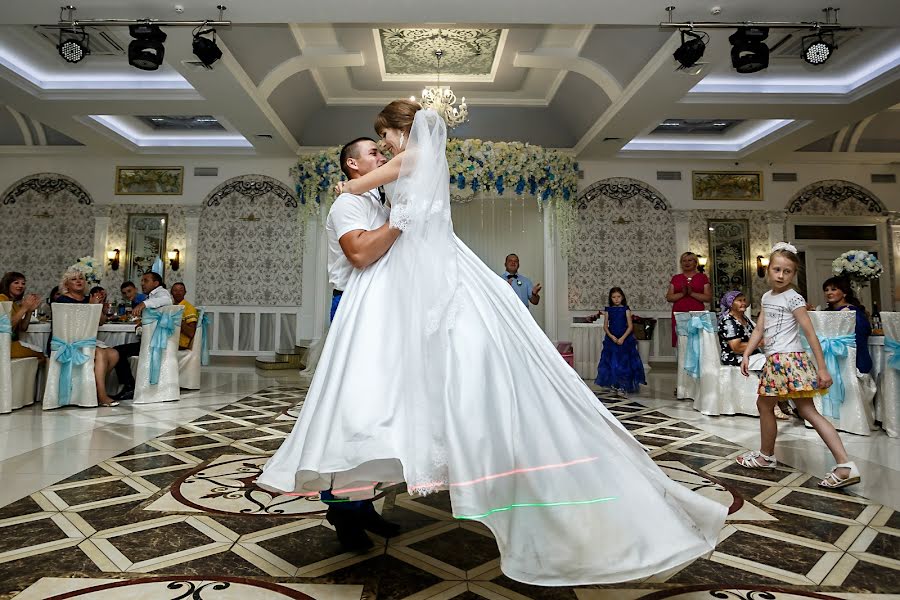 Wedding photographer Konstantin Anoshin (kotofotik). Photo of 18 August 2017