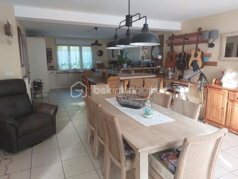 Vente maison 8 pièces 226 m² à Canaples (80670), 369 000 €