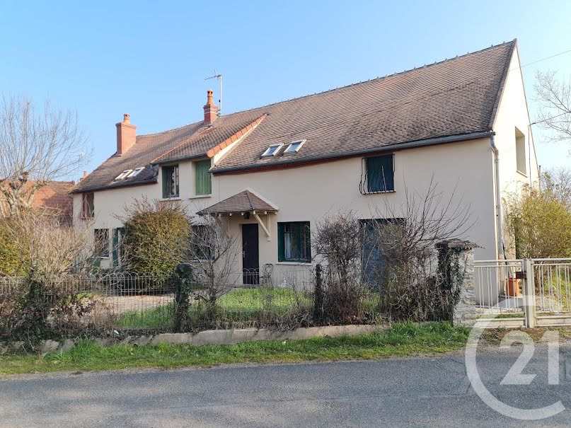 Vente maison 10 pièces 210 m² à Saint-Pierre-le-Moûtier (58240), 169 000 €