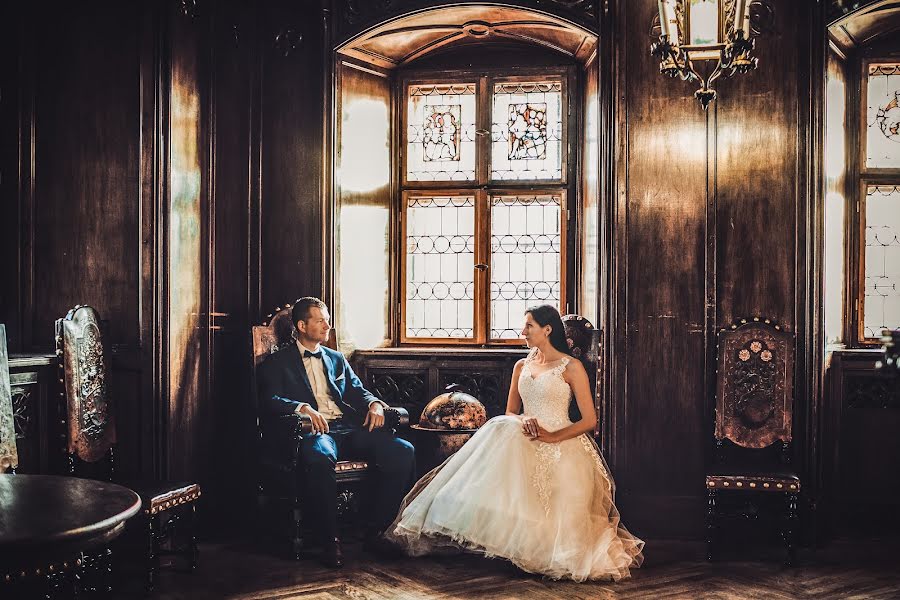 Fotógrafo de casamento Kinga Mucha (muchaart). Foto de 14 de dezembro 2018