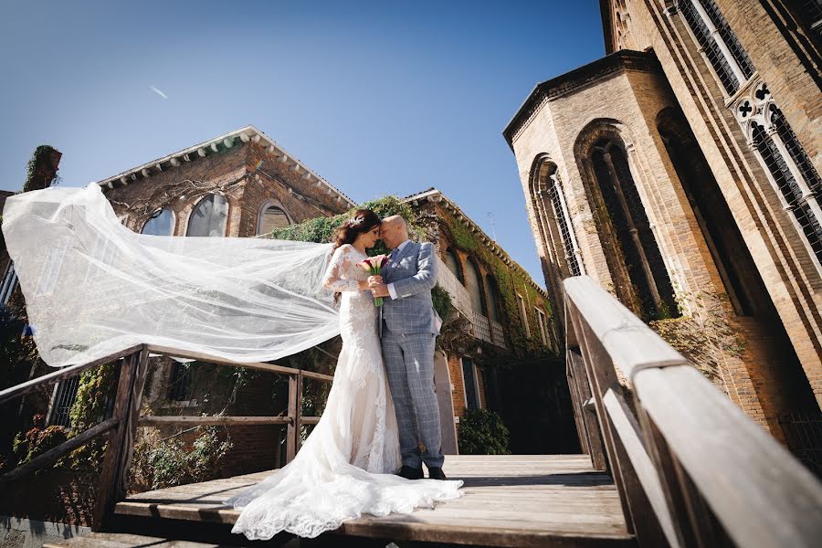 Photographe de mariage Vitalik Gandrabur (ferrerov). Photo du 23 septembre 2019