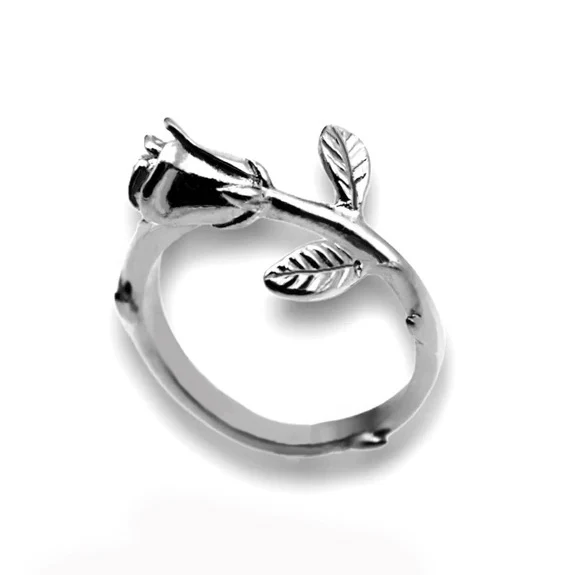 Briar Rose Openingsring voor Europa en Amerika. Een elegante ring, perfect als cadeau of om je look te verfraaien.