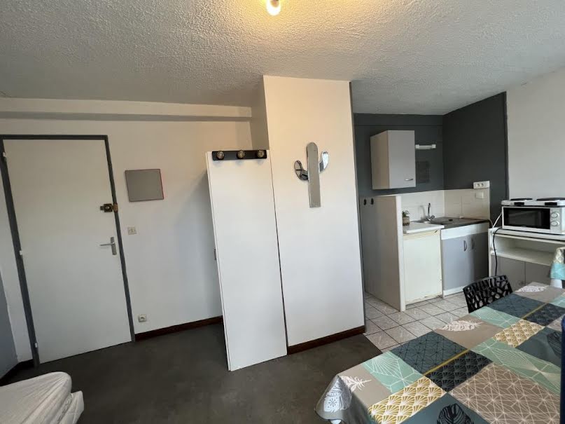 Location meublée appartement 1 pièce 18 m² à Valenciennes (59300), 390 €