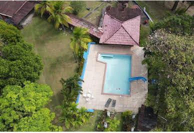 House with pool 2