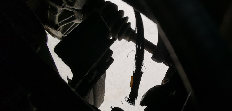 アクティバンのなんということでしょう・ホンダのクリヤー弱すぎw・塩害修理・DIY・アクティ3万円号に関するカスタム事例の投稿画像2枚目