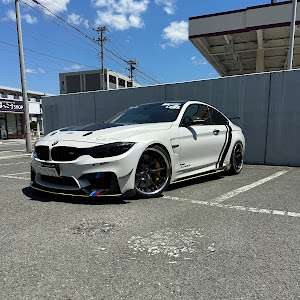 M4 クーペ F82