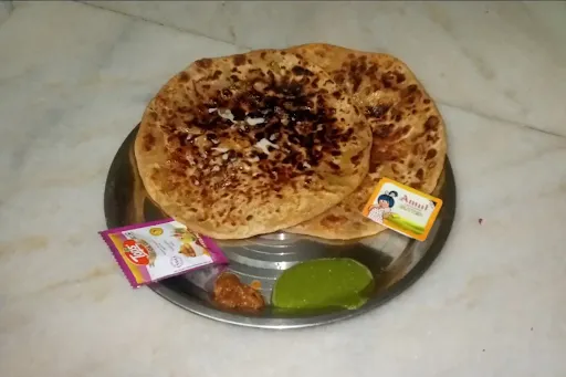 Achari Paneer Tawa Paratha