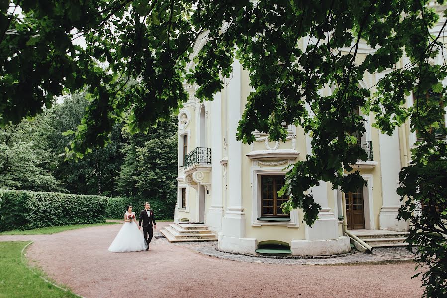 Wedding photographer Viktor Odincov (viktorodi). Photo of 1 August 2017