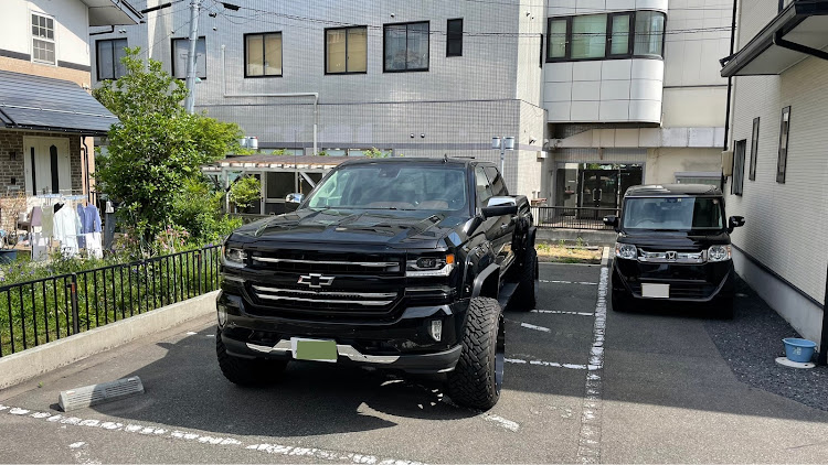 シルバラードのシルバラード・リフトアップ・車検・ホイール交換