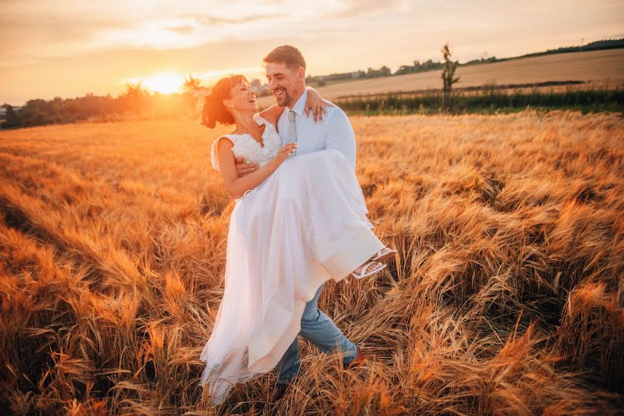 Wedding photographer Lukas Kenji Vrabel (kenjicz). Photo of 17 April 2023