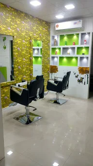 Green Lounge Unisex Salon & Spa photo 4