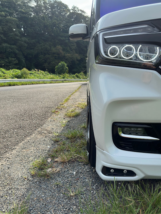 Nボックスカスタムのいいね＆フォロー＆コメントありがとうございます・17インチ7j・#イカリングデイライト化・お題に乗っかってみた・映えスポットに関するカスタム事例の投稿画像5枚目