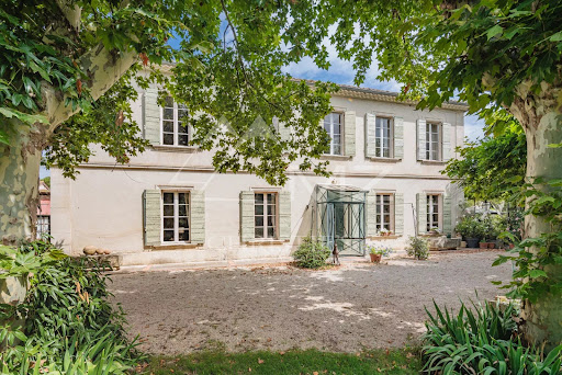 House with pool 4