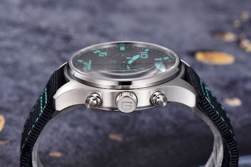 Title 4, Fashion Quartz Mens Watch Glow In The Night. S...