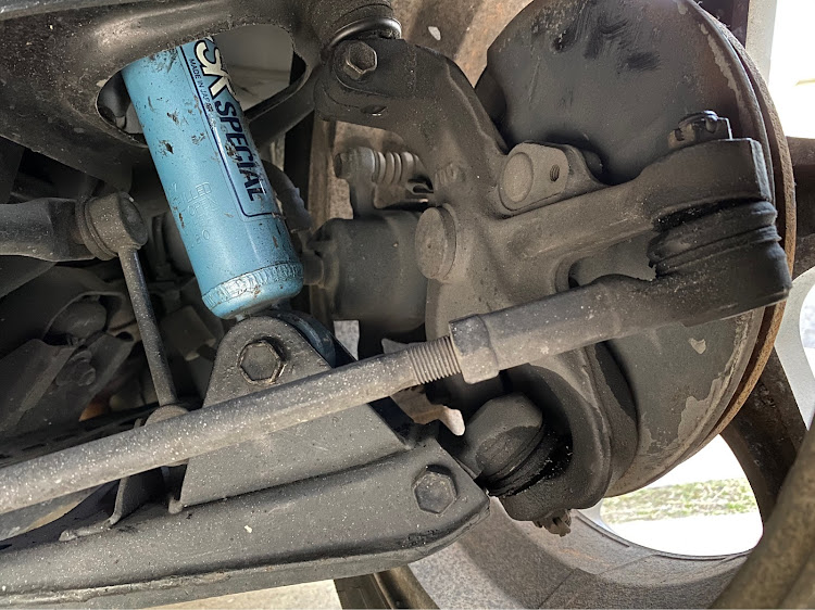 カプチーノのタイロッドエンドブーツ交換・ボールジョイントブーツ交換・整備工具のストレート・DIYに関するカスタム事例の投稿画像1枚目