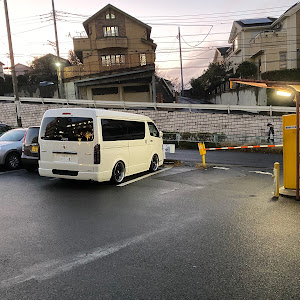 ハイエースバン