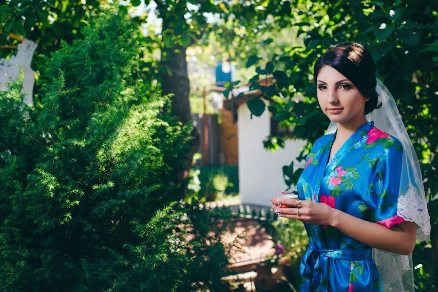 Fotógrafo de casamento Roma Brisov (nabuhikopo). Foto de 18 de janeiro 2017