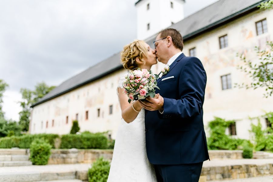 Hääkuvaaja Verena Schön (verenaschon). Kuva otettu 30. maaliskuuta 2019